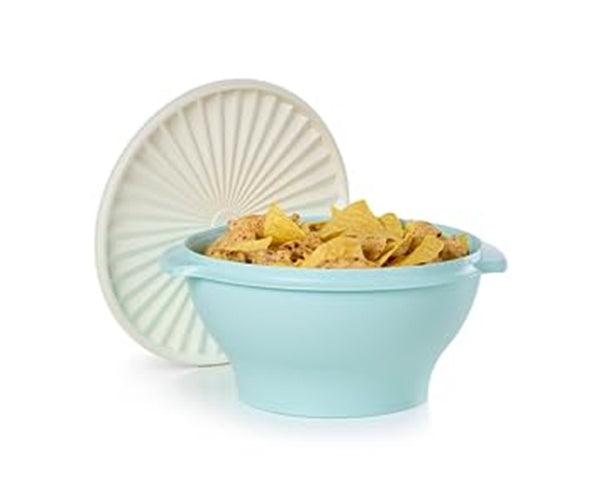 TUPPERWARE 17 1/4-cup LT AQUA BLUE SERVALIER BOWL w/ ONE-TOUCH ACCORDION ROUND SEAL