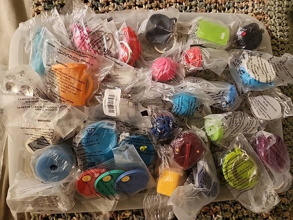 TUPPERWARE LOT/ 30 TINY TREASURES 20 KEYCHAINS 8 MAGNETS 2 GADGETS
