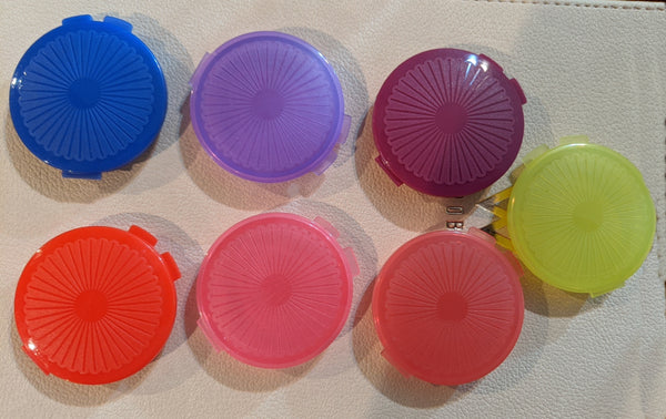 Tupperware 2 MERLOT WINE MULTI-PURPOSE CLAMSHELL ROUND PILL COIN KEEPER