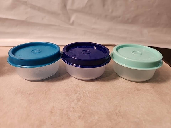 TUPPERWARE TUPPER MINI SMIDGET PILL KEEPER SET of 3 SHEER w/ 3 BLUE SHADE 1-OZ SMIDGETS w/ SEALS