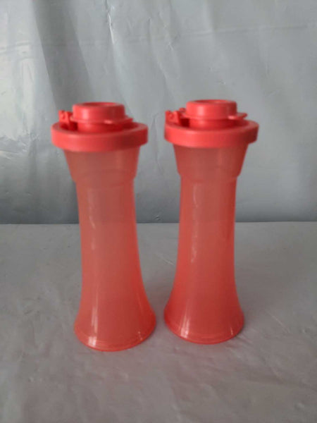 TUPPERWARE IMPRESSIONS MINI GUAVA HOURGLASS SALT & PEPPER SHAKER SET SHEER