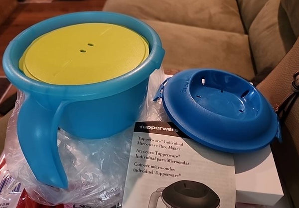 Tupperware Microwave Mini 2.5-cup Rice Maker / Cooker  / Steamer in Peacock Blue / Lime Insert