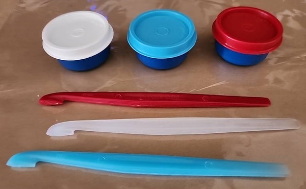 Tupperware LOT 6 TINY TREASURES RED WHITE & BLUE SMIDGETS & CITRUS PEELERS