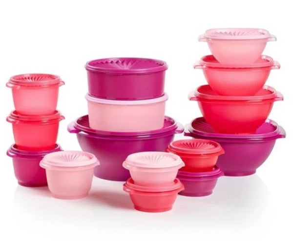 TUPPERWARE 17 1/4-cup LT AQUA BLUE SERVALIER BOWL w/ ONE-TOUCH ACCORDION ROUND SEAL