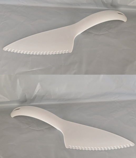 Tupperware 2 MULTI-PURPOSE NOVELTY CUT N SERVE / CAKE SLICE SERVERS 1 WHITE / 1 TEAL