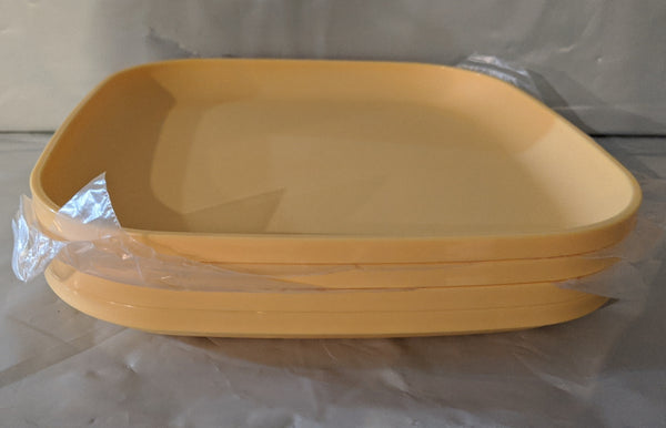 Tupperware 8" Square Microwave Luncheon Plates 4 Banana Yellow Colored Set