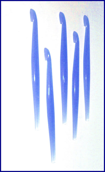 Tupperware LOT 5 COLORED MULTI-PURPOSE FRUIT CITRUS PEELERS - BLACK - Plastic Glass and Wax