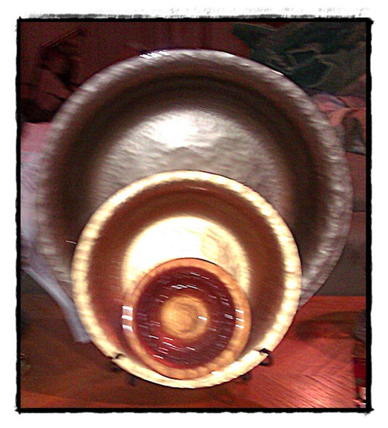 SOUTHERN LIVING at HOME ORNATE IRON OVAL TIERED PLATTER / ELEVATED STAND