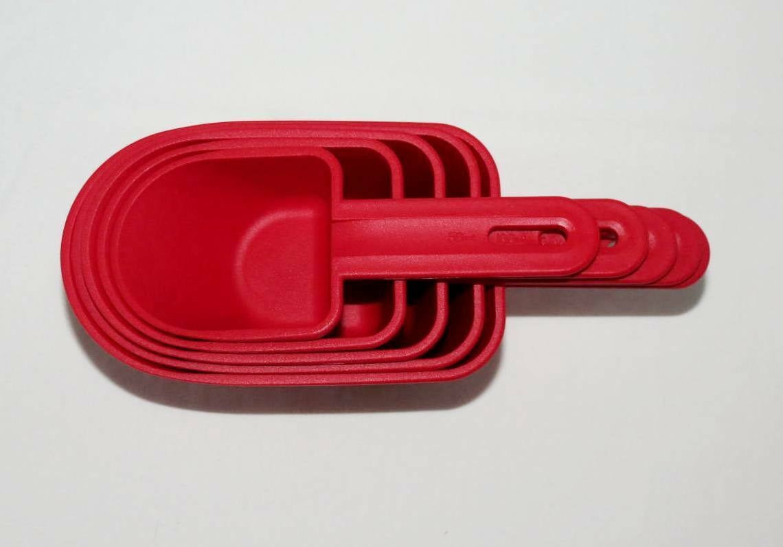 TUPPERWARE Set of 5 HOLIDAY RED Measuring Cups / Canister Modular