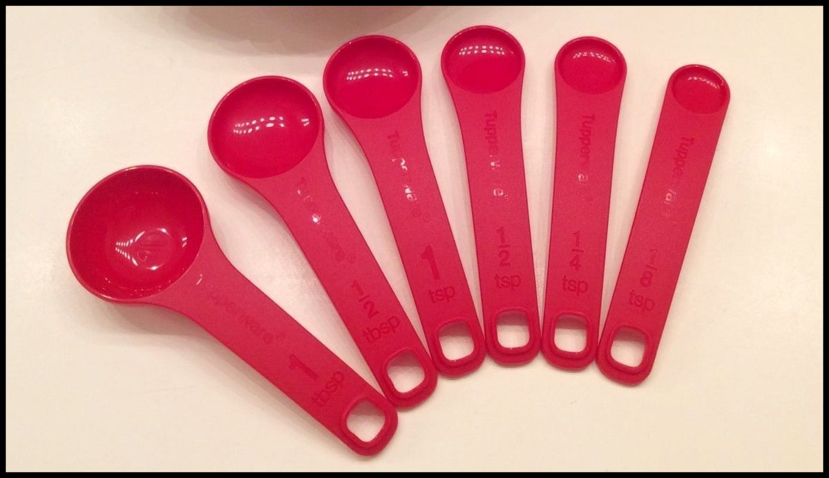 TUPPERWARE Set of 6 Prep Essentials Essential Measuring Spoons HOLIDAY –  Plastic Glass and Wax ~ PGW
