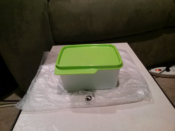 TUPPERWARE 1 MINI KEEP TABS STORAGE KEEPER CONTAINER w/ RUBINE RED TABBED SEAL