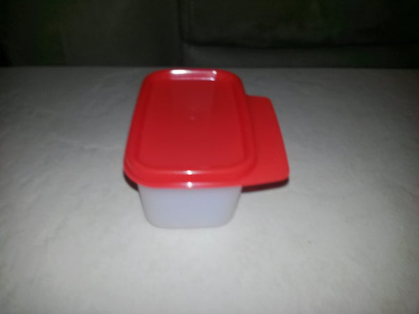 TUPPERWARE 1 MINI KEEP TABS STORAGE KEEPER CONTAINER w/ RUBINE RED TABBED SEAL