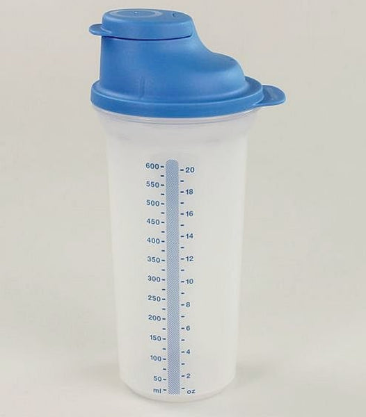 TUPPERWARE 20-oz ALL IN ONE LARGE QUICK SHAKE MEASURE STORE POUR MIXING SHAKER - Plastic Glass and Wax