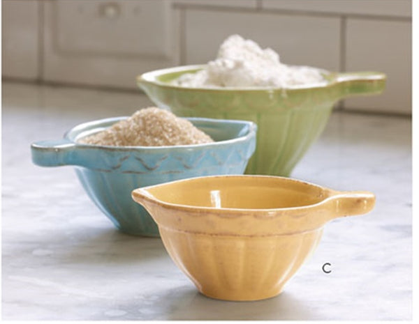 SOUTHERN LIVING AT HOME WILLOW HOUSE HYACINTH TRIO COLORED MEASURING CUP SET - Plastic Glass and Wax ~ PGW