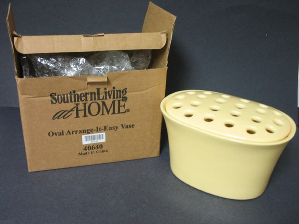 Southern Living AT HOME GLAZED CERAMIC POTTERY ARRANGE IT EASY OVAL BUTTER YELLOW VASE w/ FROG - Plastic Glass and Wax ~ PGW