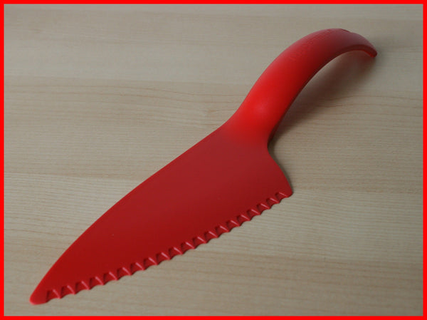 Tupperware 2 MULTI-PURPOSE NOVELTY CUT N SERVE / CAKE SLICE SERVERS SNOW WHITE