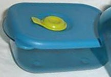 Tupperware Vent N Serve VNS ONE - 1 MICROWAVE 1-CUP SMALL RECTANGLE Parrot Teal