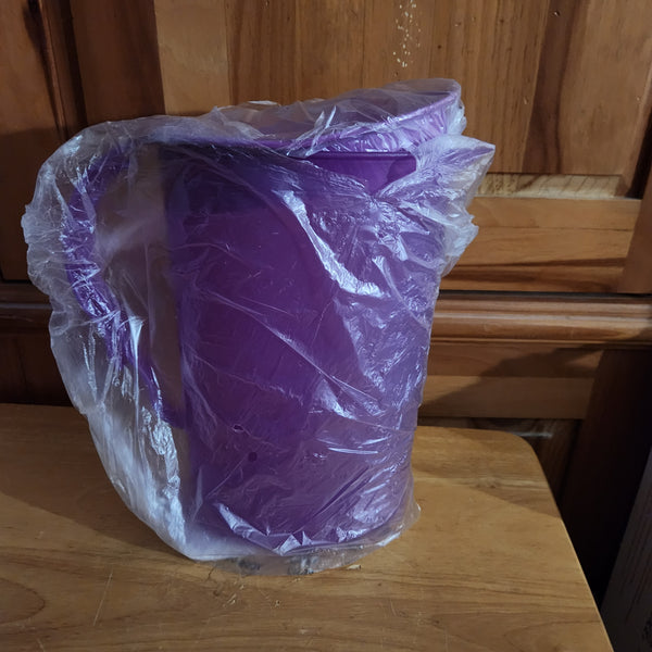 TUPPERWARE IMPRESSIONS 2 QT CLASSIC BEVERAGE SERVING PITCHER PURPLICIOUS