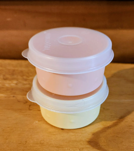 TUPPERWARE TUPPER MINI SMIDGET PILL KEEPER FOUR 1-OZ PALE PEACH SMIDGETS w/ SEALS