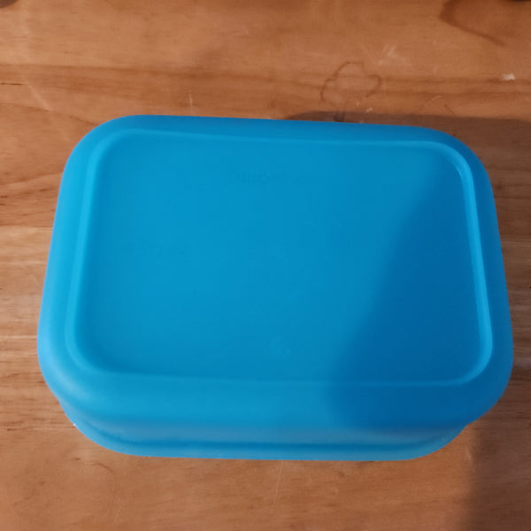 TUPPERWARE FREEZER MATES PLUS SNOWFLAKE STORAGE CONTAINER SMALL DEEP PURPLE SEAL 4.75-C
