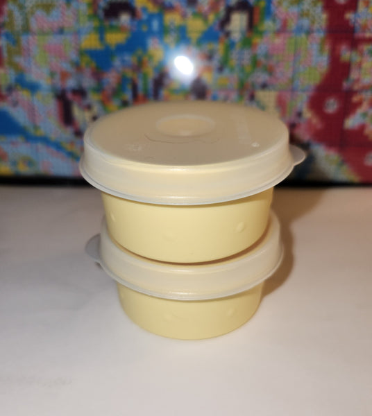 TUPPERWARE 2 SMIDGET PILL KEEPERS 1-OZ SMIDGETS PALE YELLOW w/ SHEER SEALS - Plastic Glass and Wax ~ PGW