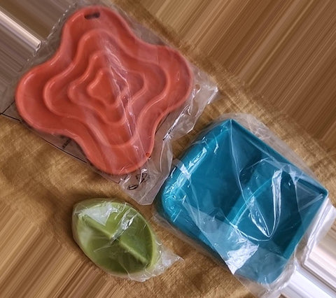Tupperware 3pc LOT TEAL DUAL SPOON REST - ORANGE SILICONE TRIVET - LIME UTENSIL REST