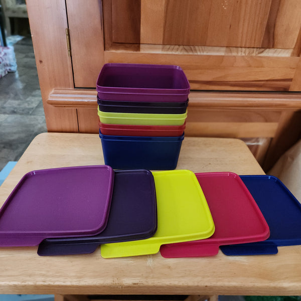 TUPPERWARE FIVE 5-c KEEP TABS STORAGE KEEPER CONTAINER SET w/ TABBED SEALS