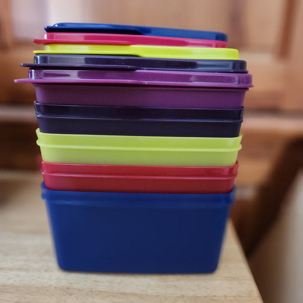 TUPPERWARE FIVE 5-c KEEP TABS STORAGE KEEPER CONTAINER SET w/ TABBED SEALS