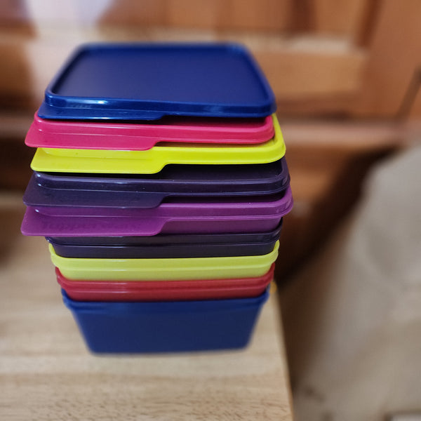 TUPPERWARE FIVE 5-c KEEP TABS STORAGE KEEPER CONTAINER SET w/ TABBED SEALS