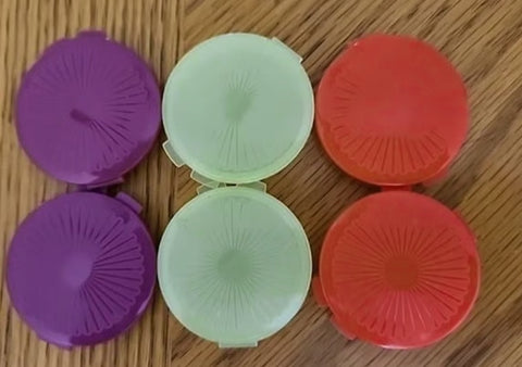 Tupperware Lot of 6 COLORED CLAM SHELL PILL COIN KEEPER NOVELTY GADGET 3 COLORS