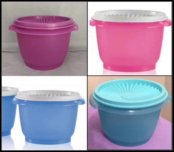 TUPPERWARE 17 1/4-cup LT AQUA BLUE SERVALIER BOWL w/ ONE-TOUCH ACCORDION ROUND SEAL