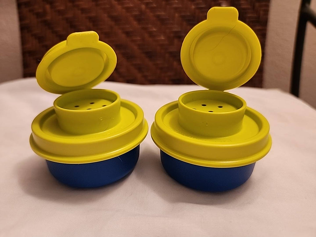 TUPPERWARE TUPPER MINI SMIDGET SALT & PEPPER SHAKER SET BLUE w/ SALSA