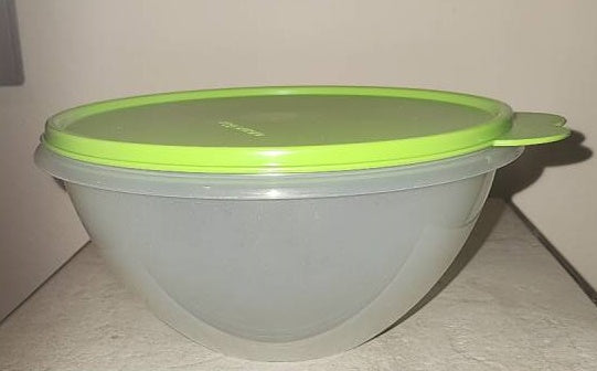 TUPPERWARE ONE 7.75-cup Wonderlier SHEER Nesting Mixing Bowl w/ Tabbed Seals - Plastic Glass and Wax ~ PGW
