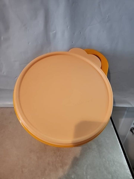 TUPPERWARE THAT'S A BOWL MINI 6-c PAPAYA ORANGE BOWL w/ PALE ORANGE TABBED SEAL