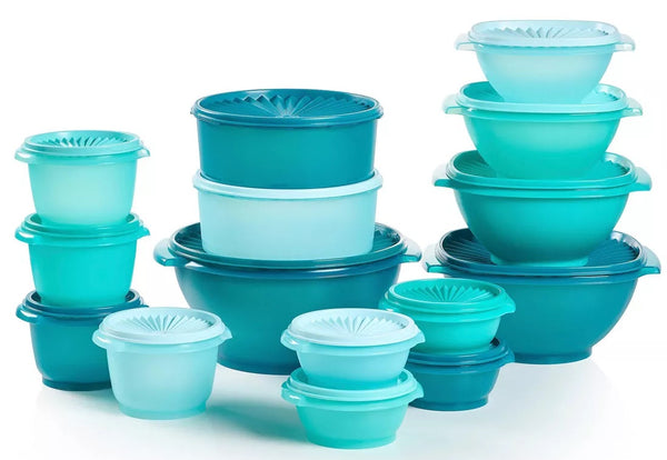 TUPPERWARE 17 1/4-cup LT AQUA BLUE SERVALIER BOWL w/ ONE-TOUCH ACCORDION ROUND SEAL