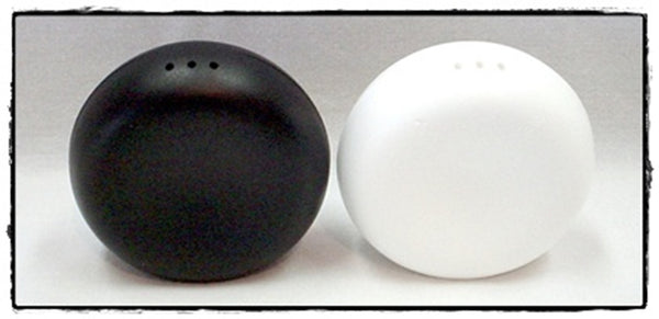 Tupperware TWO SETS MINI Ergonomic Salt & Pepper Shakers 4 Round 2 Black 2 White NEW - Plastic Glass and Wax ~ PGW