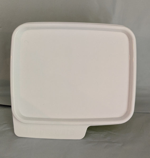 TUPPERWARE 1 SMALL MARGARITA KEEP TABS STORAGE KEEPER CONTAINER w/ WHITE TABBED SEAL