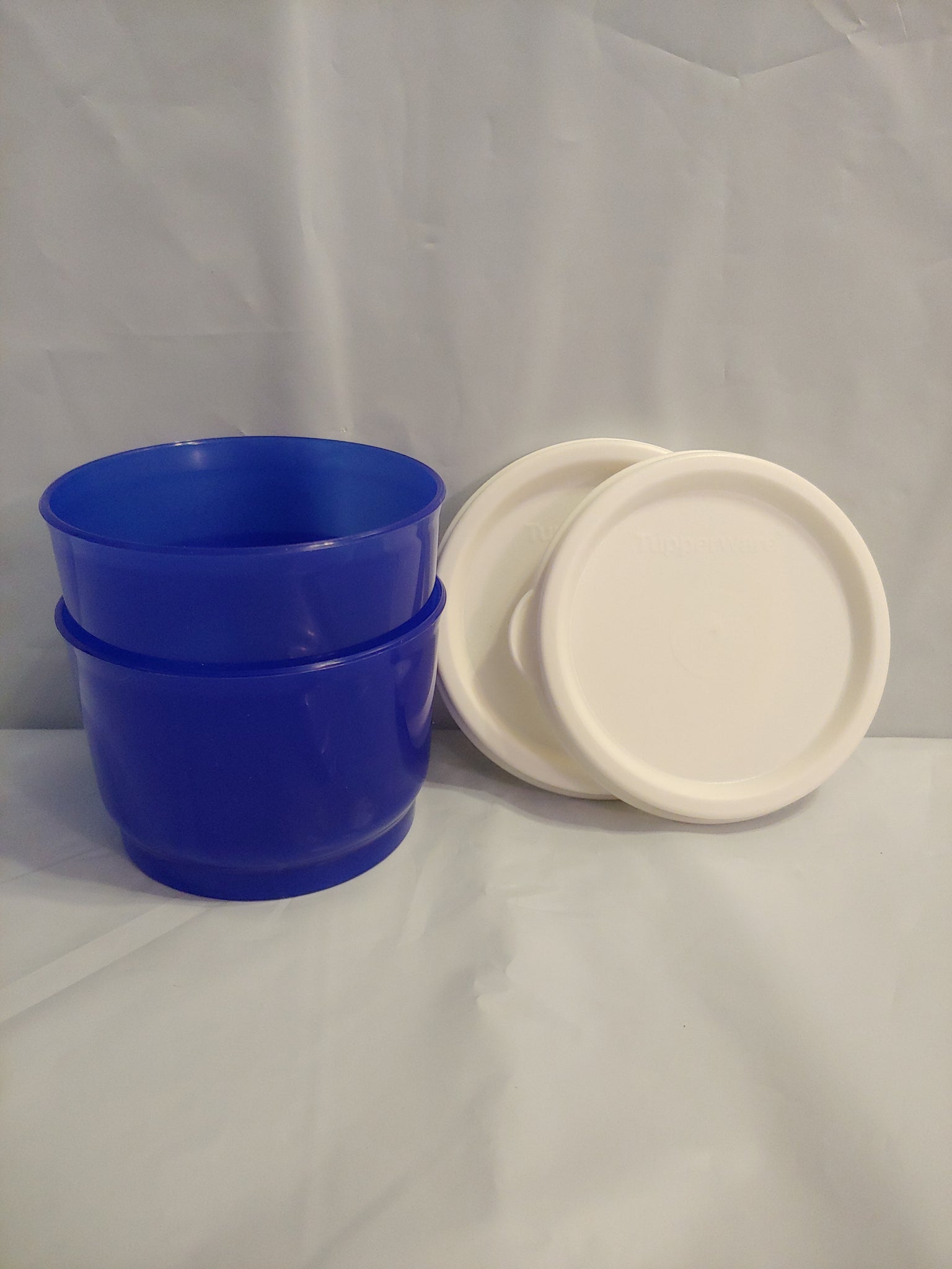 TUPPERWARE Set of 2 - 4-oz Snack Cups Bowls w/ Round Seals TOKYO BLUE ~ SNOW WHITE SEAL