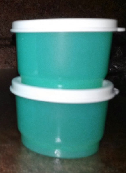 TUPPERWARE Set of 2 - 4-oz Snack Cups Bowls w/ Round Seals CHRISTMAS GREEN w/ MATCHING SEALS