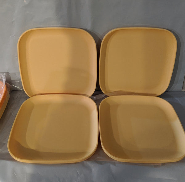 Tupperware 8" Square Microwave Luncheon Plates 4 Banana Yellow Colored Set
