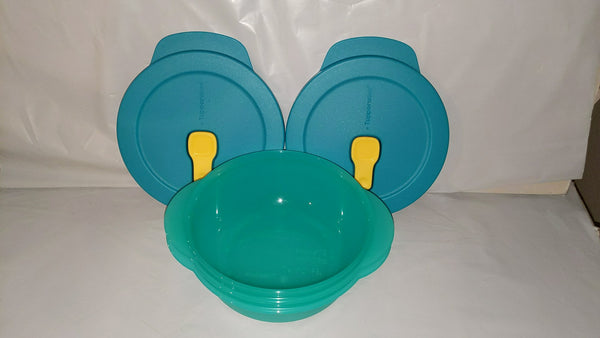 TUPPERWARE CRYSTALWAVE 2 MICROWAVE CONTAINERS 2.5-C ROUND REHEATING BOWLS PARROT/TURKISH TEAL w/ YELLOW VENTED SEAL