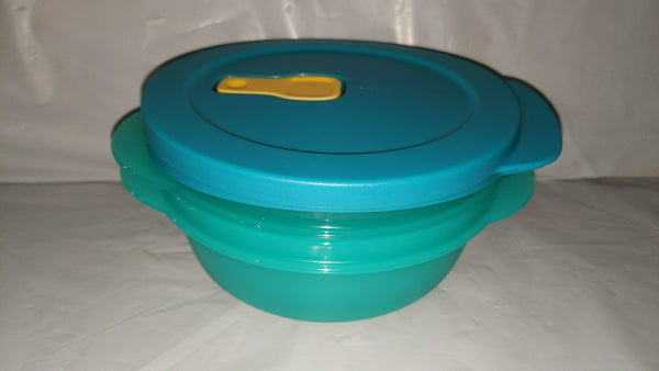 TUPPERWARE CRYSTALWAVE 2 MICROWAVE CONTAINERS 2.5-C ROUND REHEATING BOWLS PARROT/TURKISH TEAL w/ YELLOW VENTED SEAL