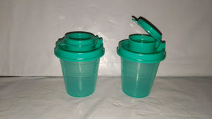 TUPPERWARE TUPPER MINI MIDGET SALT & PEPPER SHAKER SET PARROT TEAL