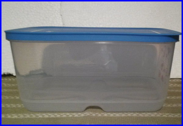 TUPPERWARE SURF 'N TURF FridgeSmart MEDIUM DEEP Storage Container Keeper TRUE BLUE VENTED SEAL