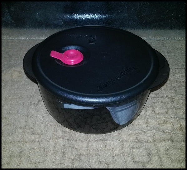 Tupperware Vent N Serve VNS MICROWAVE SMALL ROUND 2.5-c / 600mL COSMOS BASE RED VENT