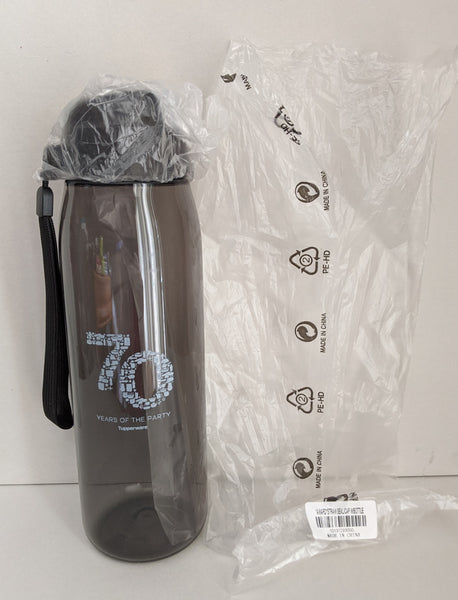 Tupperware On-the-Go Eco Flip Top STRAW SEAL "70" LOGO 750 mL Tumbler W/ Carry Strap & STRAW Black - Plastic Glass and Wax