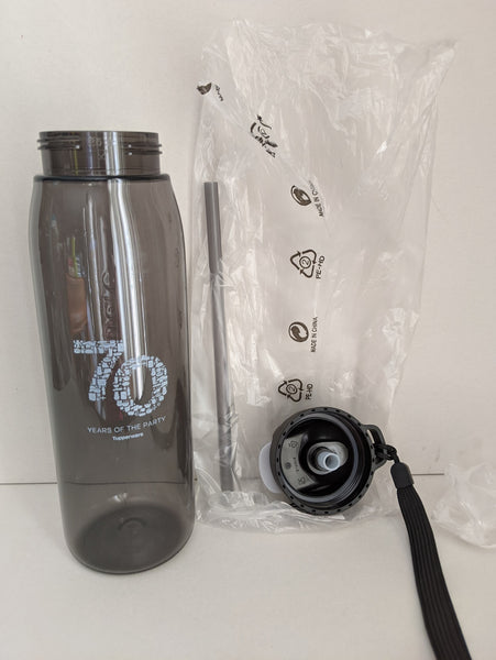 Tupperware On-the-Go Eco Flip Top STRAW SEAL "70" LOGO 750 mL Tumbler W/ Carry Strap & STRAW Black - Plastic Glass and Wax