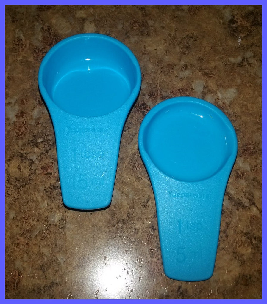 TUPPERWARE MEASURING CUPS MAGNETS Tiny Treasures Magnet Teaspoon Tablespoon  BLUE