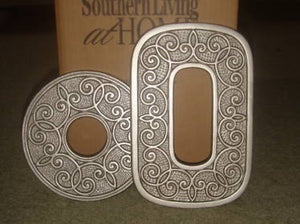SOUTHERN LIVING AT HOME WILLOW HOUSE ORNATE WALL / TABLETOP IRON TRIVETS SET 2 - Plastic Glass and Wax ~ PGW