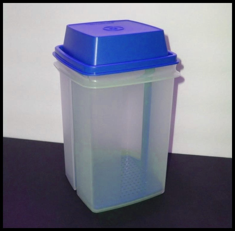 TUPPERWARE 3-Pc Pick-A-Deli 8.5-cup Refrigerator Pickle Celery Container Strainer Bold n Blue